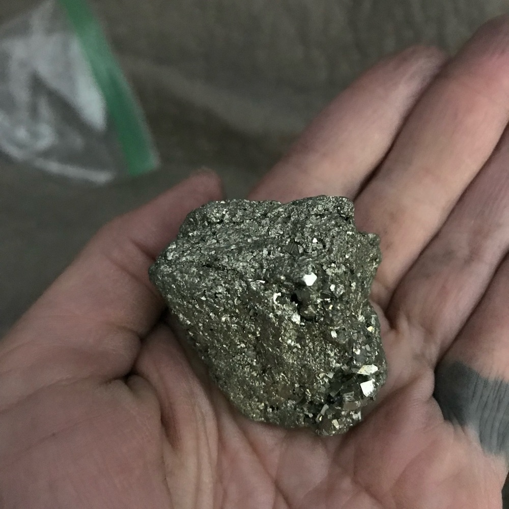 1 piece of raw pyrite